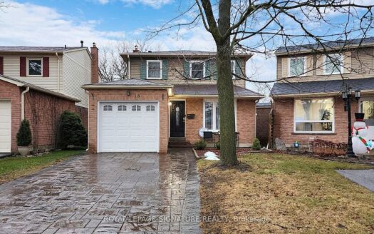 18 Raleigh Cres, Hwy 7 X Kennedy, Markville, Markham L3R 4W5